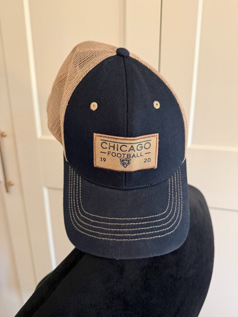 NFL Team Apparel Chicago Bears Trucker Hat Navy Blue Tan Mesh Strapback Cap